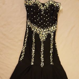 NEW! BLACK STRAPLESS EVENING GOWN